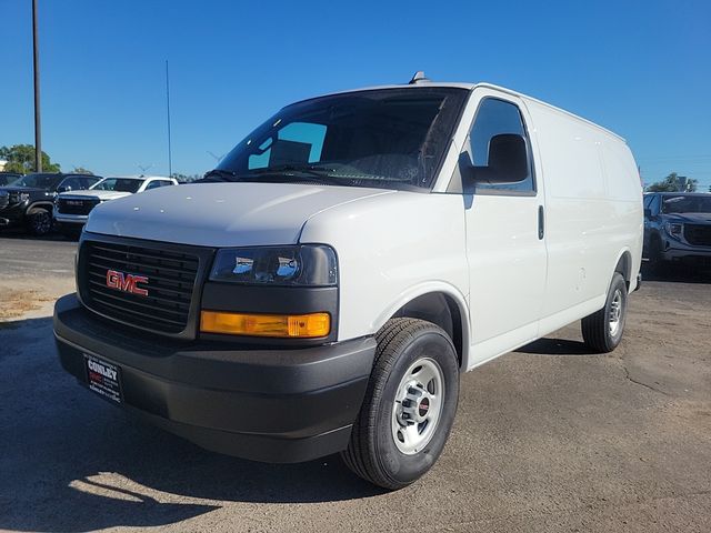 2025 GMC Savana Base