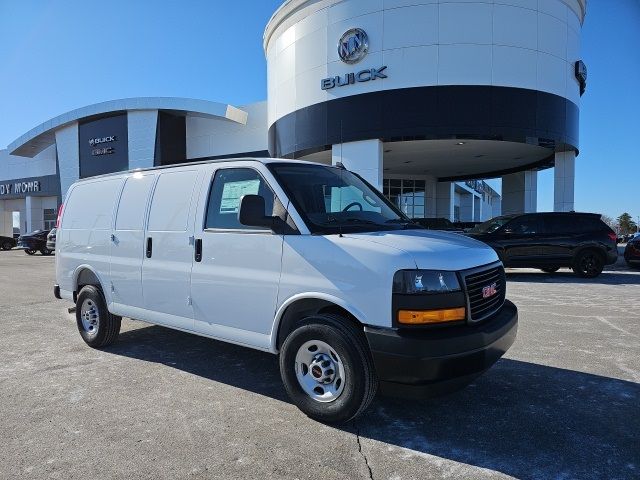 2025 GMC Savana Base