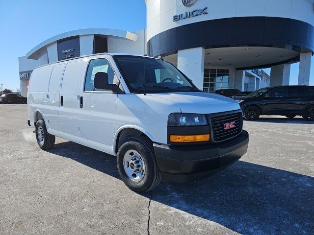 2025 GMC Savana Base