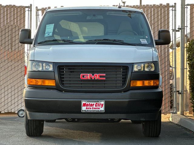 2025 GMC Savana Base