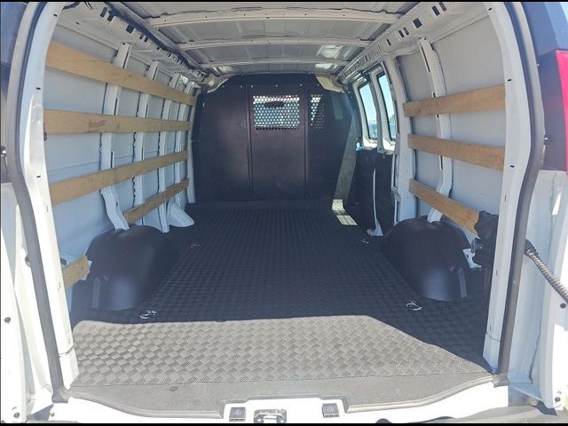 2025 GMC Savana Base