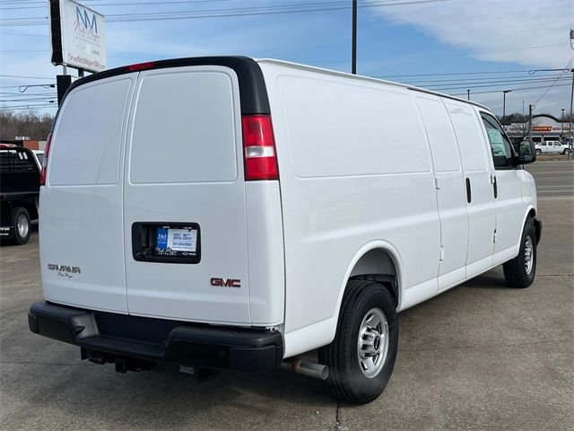 2025 GMC Savana Base