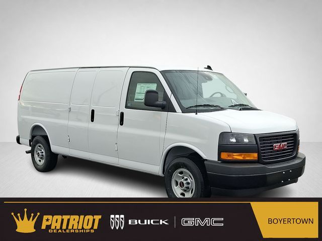 2025 GMC Savana Base