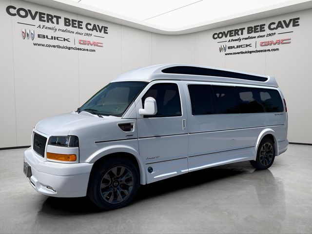 2025 GMC Savana Base