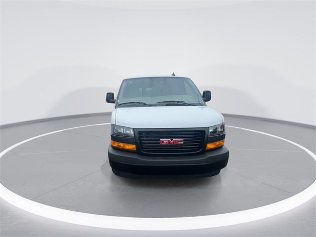 2025 GMC Savana Base