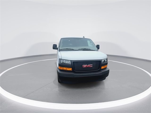 2025 GMC Savana Base