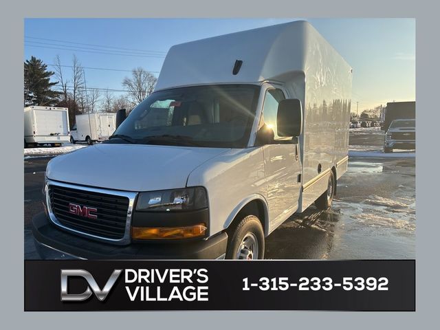2025 GMC Savana Base