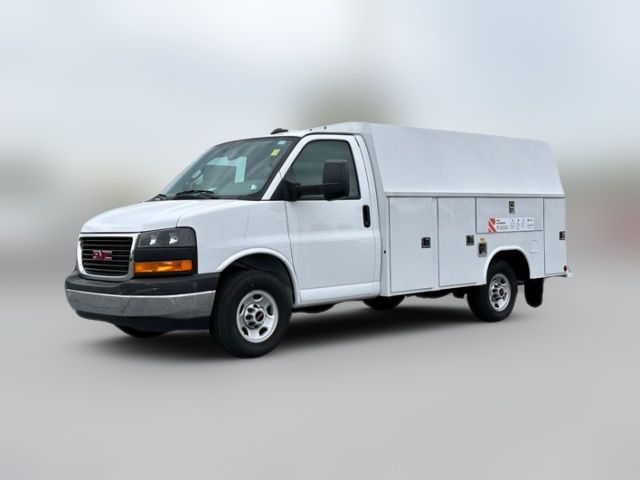 2025 GMC Savana Base