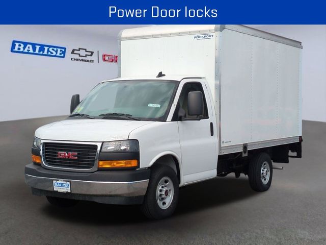 2025 GMC Savana Base
