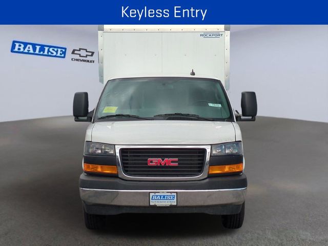 2025 GMC Savana Base