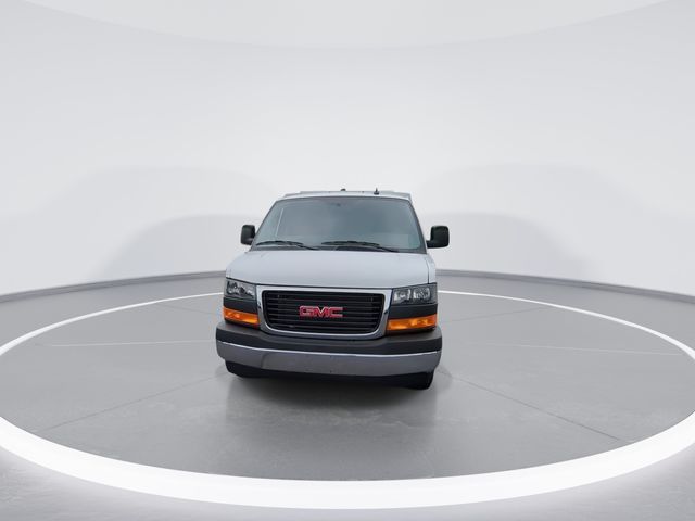 2025 GMC Savana Base
