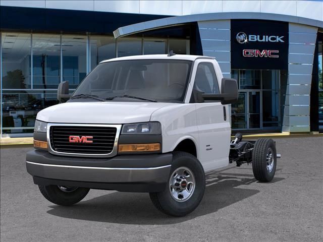2025 GMC Savana Base