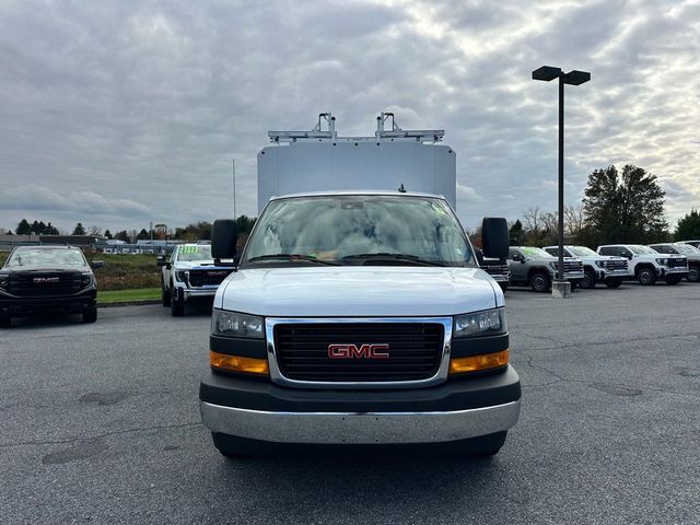 2025 GMC Savana Base