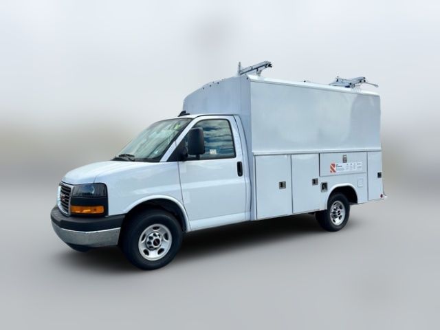 2025 GMC Savana Base