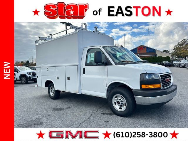 2025 GMC Savana Base
