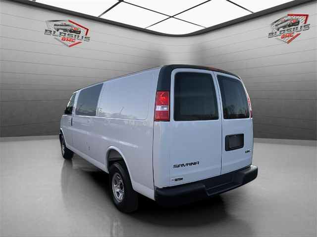 2025 GMC Savana Base