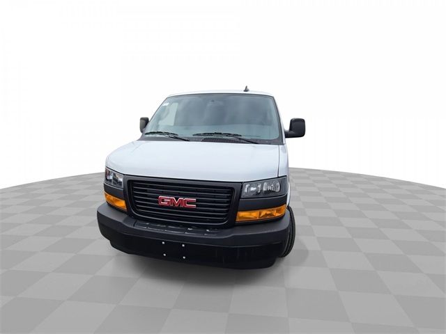 2025 GMC Savana Base