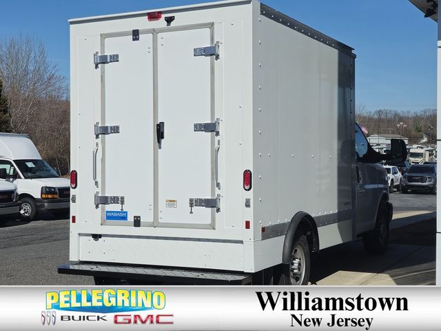 2025 GMC Savana Base
