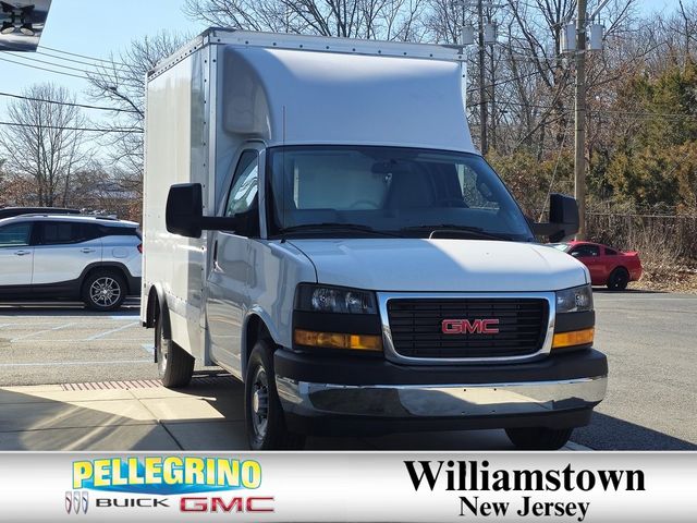 2025 GMC Savana Base