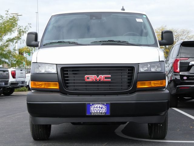 2025 GMC Savana Base