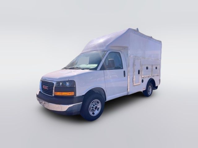 2025 GMC Savana Base