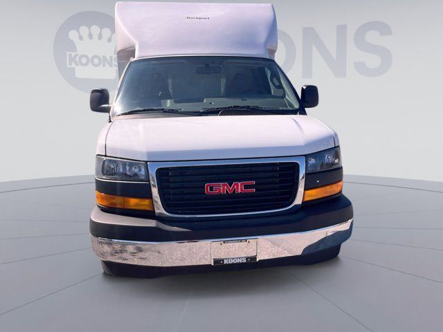 2025 GMC Savana Base