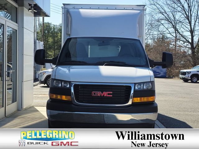 2025 GMC Savana Base