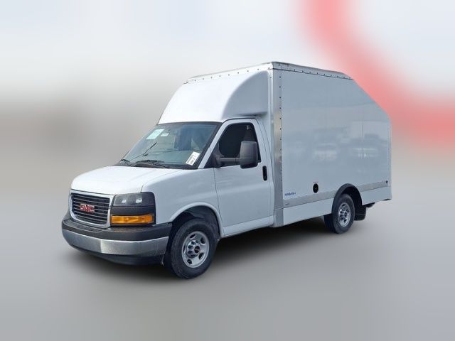 2025 GMC Savana Base