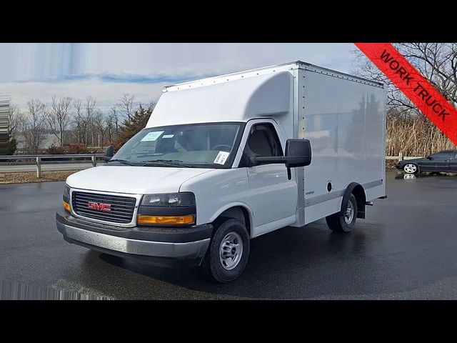 2025 GMC Savana Base