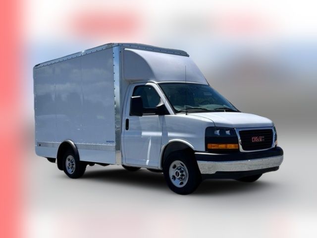 2025 GMC Savana Base