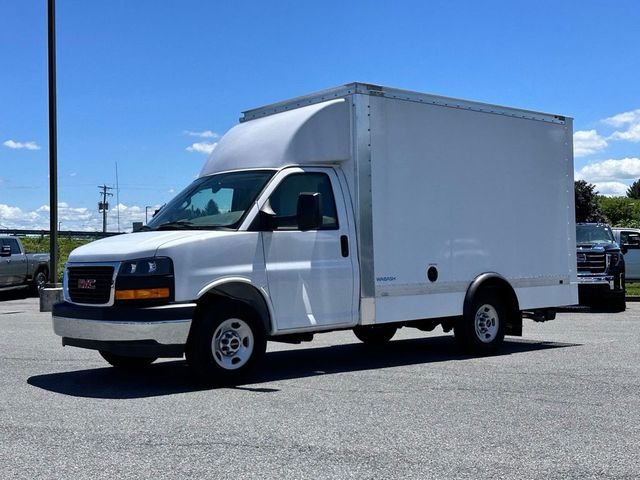 2025 GMC Savana Base
