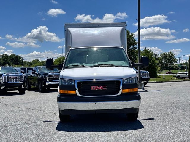 2025 GMC Savana Base