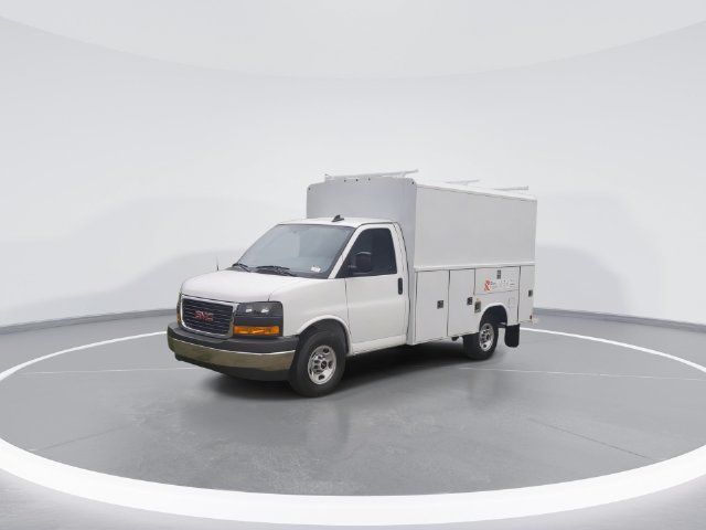 2025 GMC Savana Base