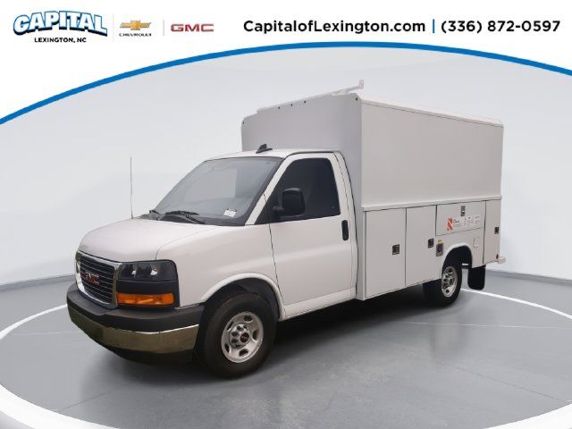 2025 GMC Savana Base