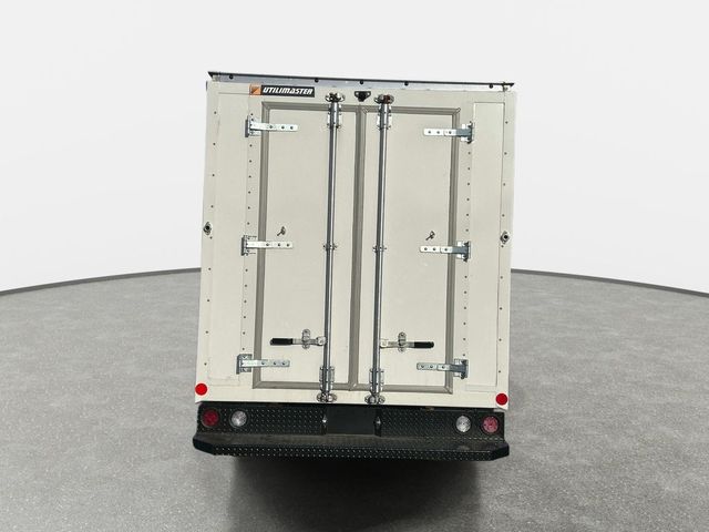2025 GMC Savana Base