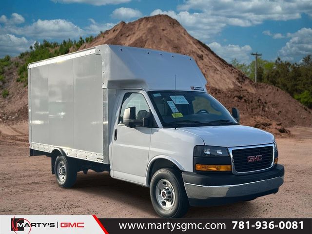 2025 GMC Savana Base