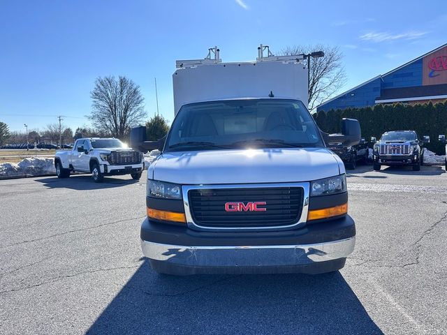 2025 GMC Savana Base