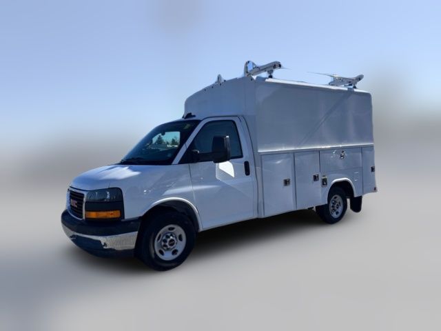 2025 GMC Savana Base