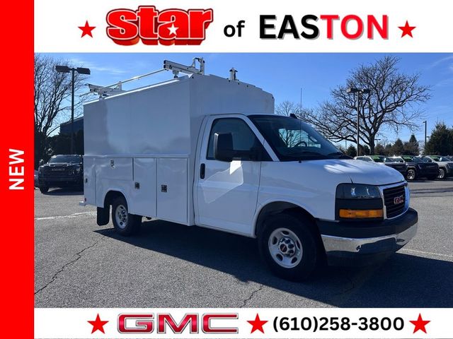 2025 GMC Savana Base