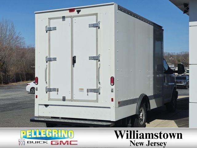 2025 GMC Savana Base