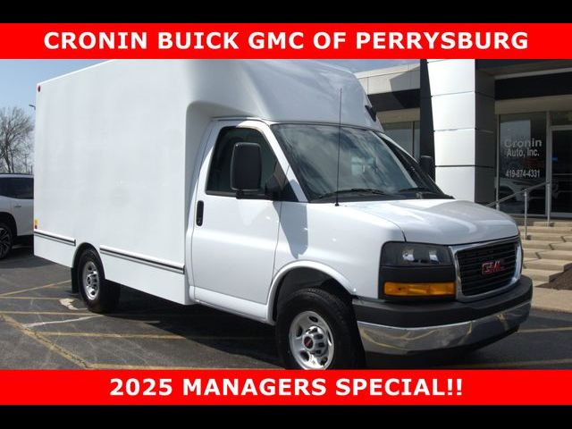2025 GMC Savana Base