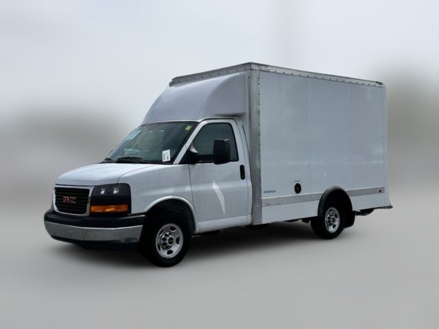 2025 GMC Savana Base