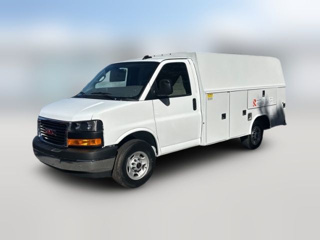 2025 GMC Savana Base
