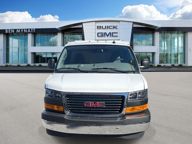 2025 GMC Savana Base