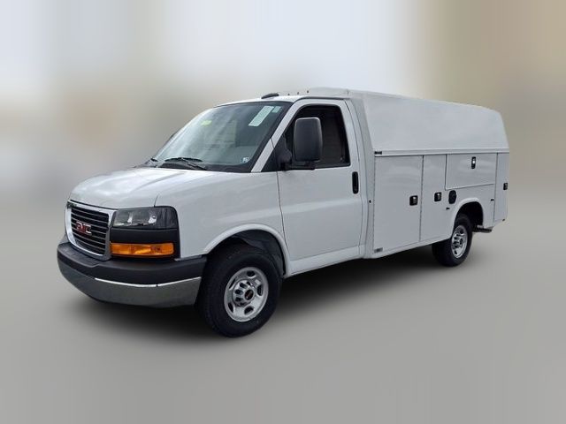 2025 GMC Savana Base