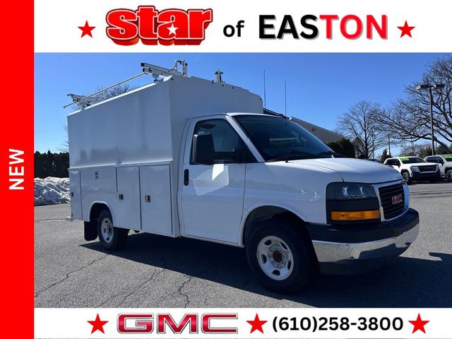 2025 GMC Savana Base