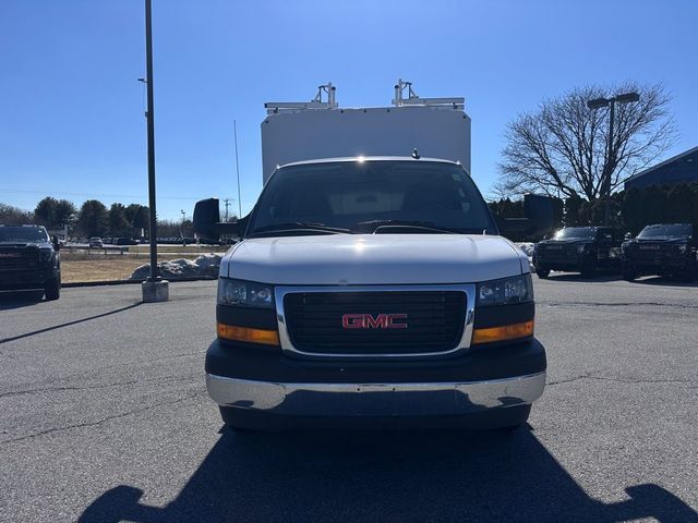 2025 GMC Savana Base