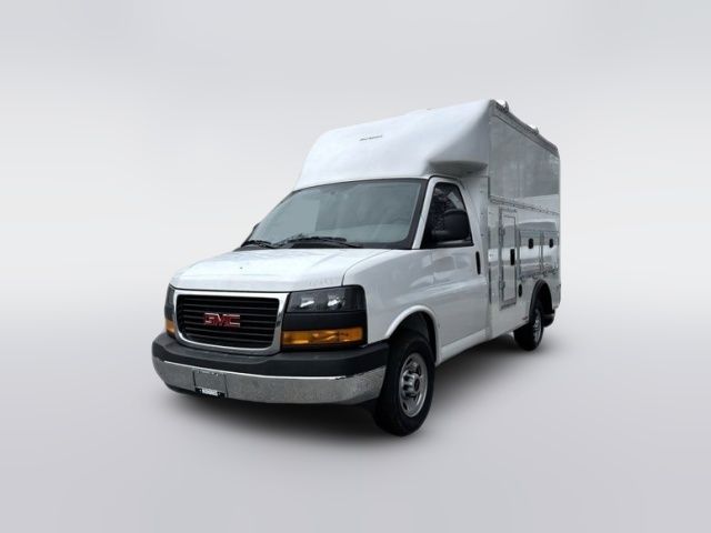 2025 GMC Savana Base