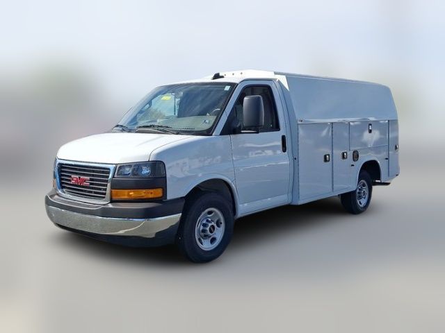 2025 GMC Savana Base