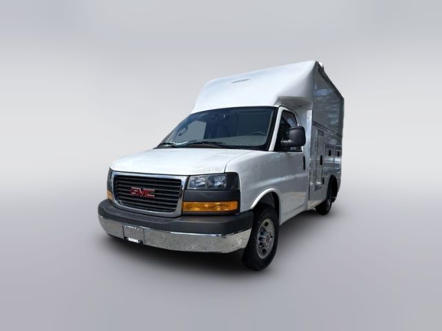 2025 GMC Savana Base
